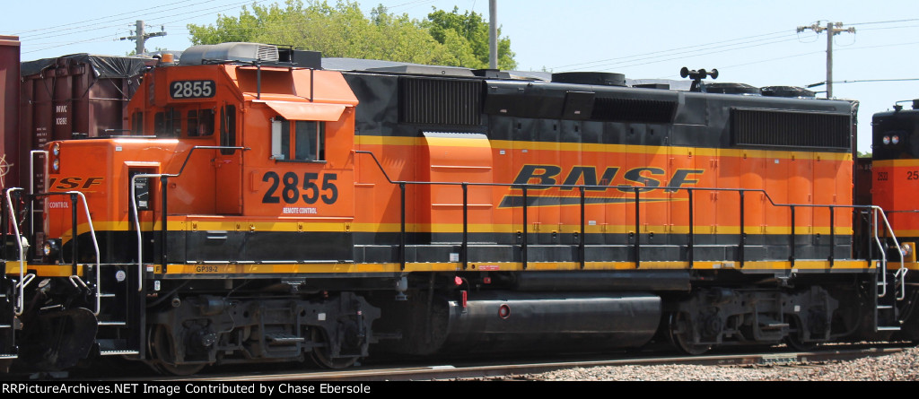 Canadian Pacific 7016 and BNSF 6681 